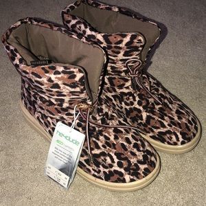 Hey Dude ‎ Boots Womens Margot Eco Leopard Nut Size 7 New MISSING INSOLES